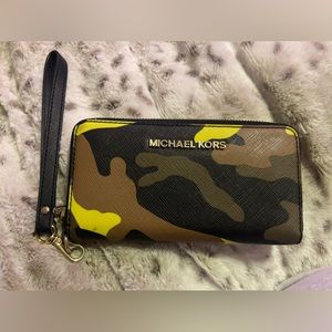Michael Kors wallet with detachable wrist strap